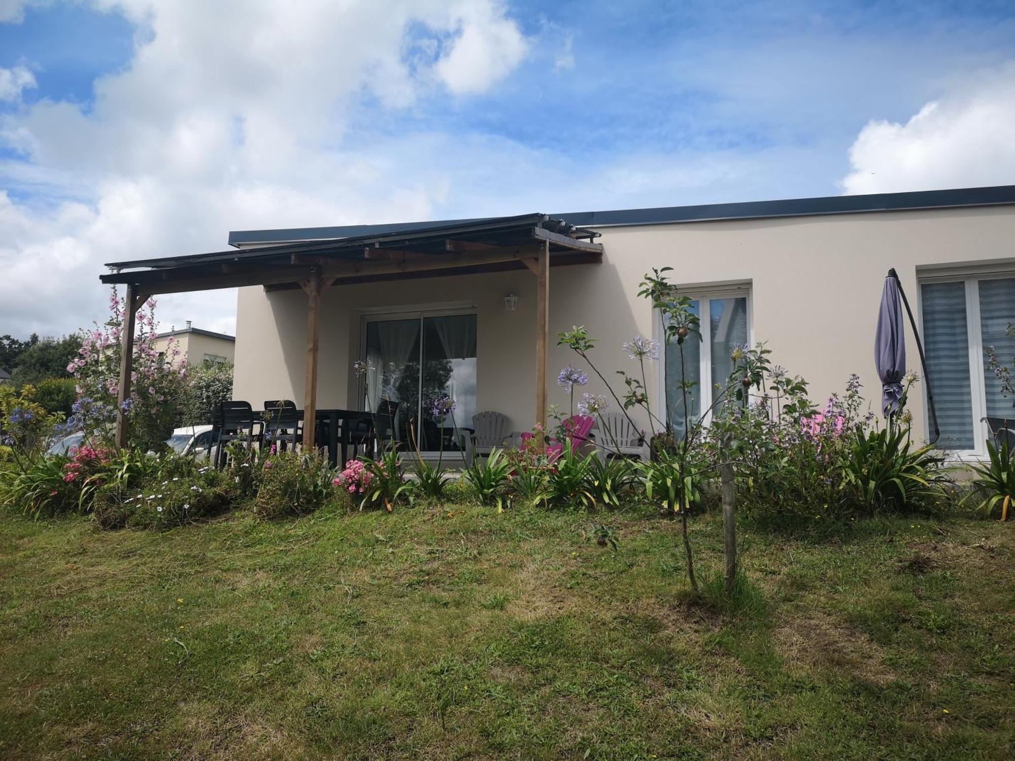Baradoz Villa ปลูบาซลาเนค ภายนอก รูปภาพ